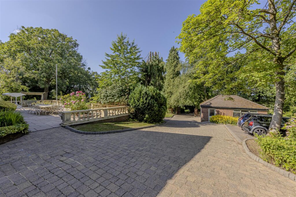 Honeysuckle Lane, Longsdon, Staffordshire, ST9 9QN