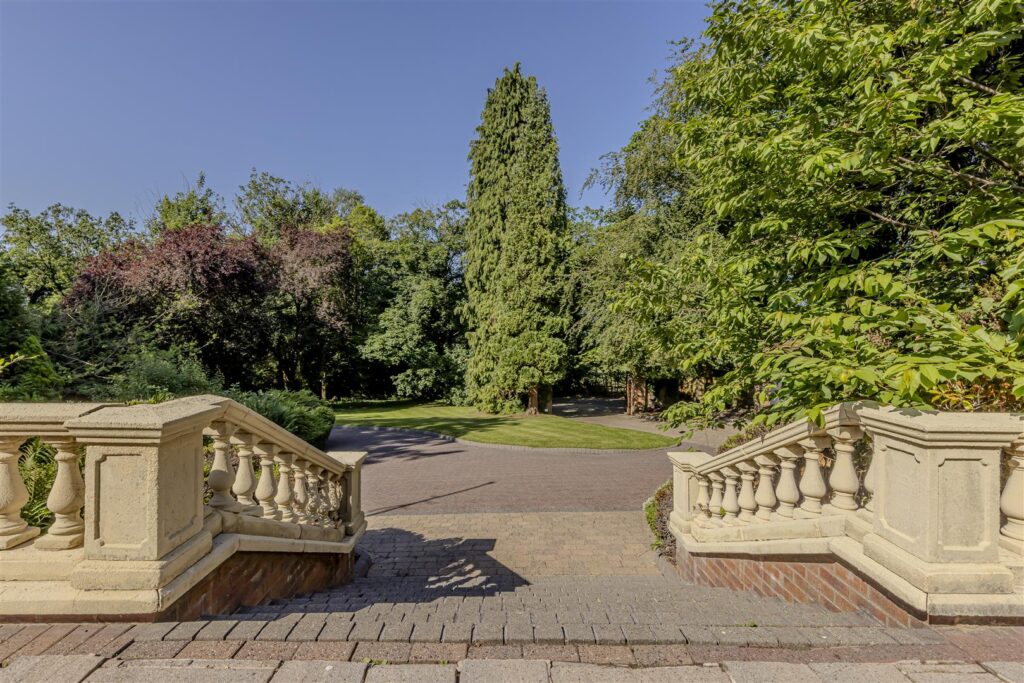 Honeysuckle Lane, Longsdon, Staffordshire, ST9 9QN