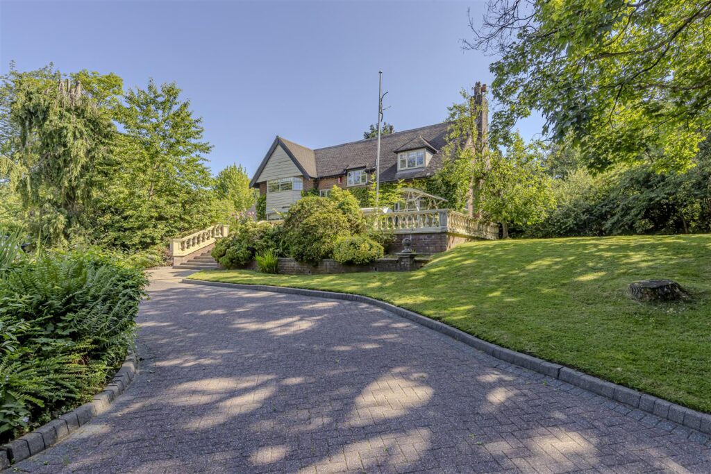 Honeysuckle Lane, Longsdon, Staffordshire, ST9 9QN