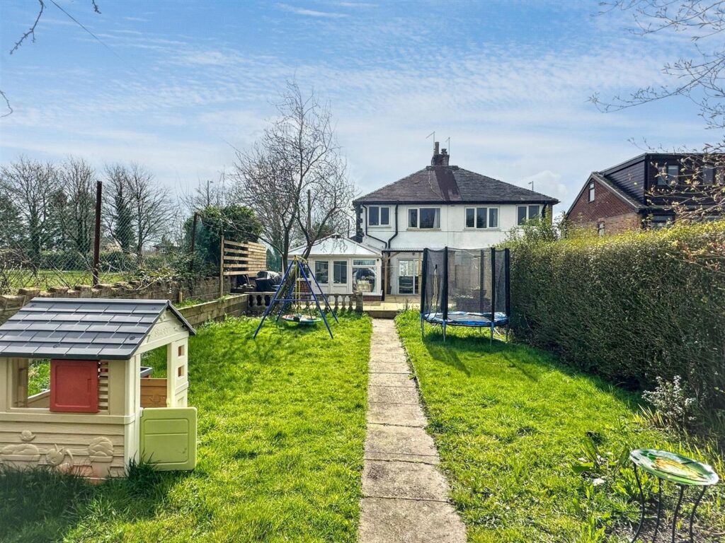 Cellarhead Road, Werrington, Staffordshire, ST9 0HW