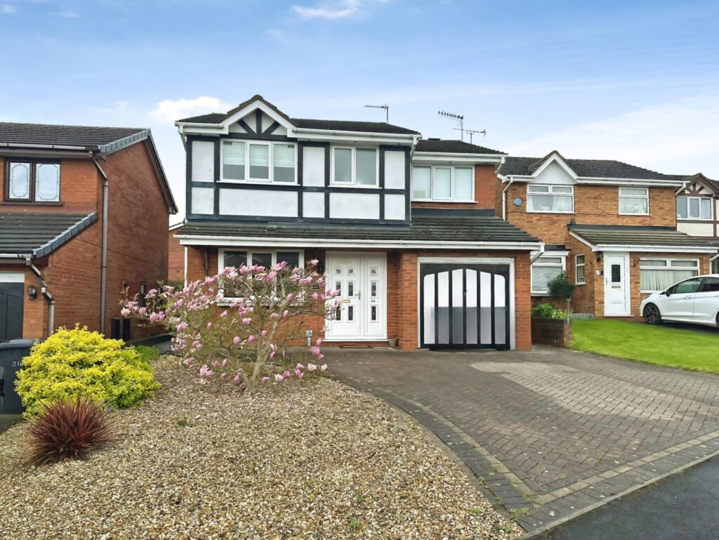 Lightwood Road, Newcastle, Staffordshire, ST5 7TT
