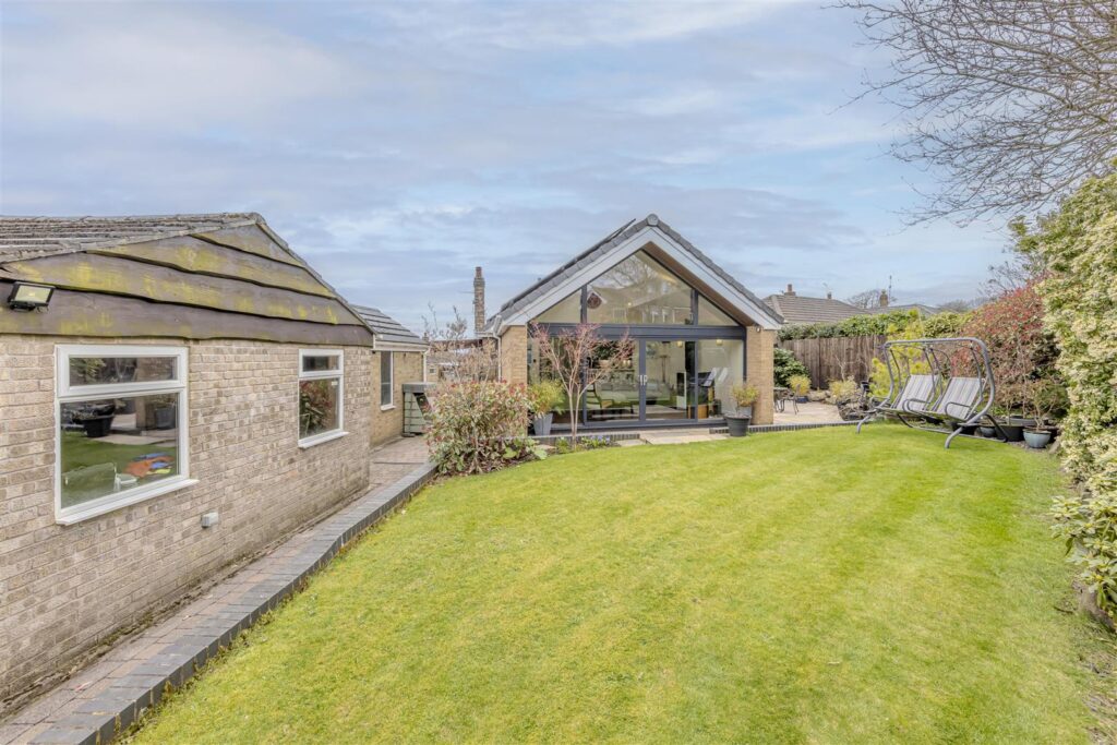 Woodside Avenue, Brown Edge, Staffordshire, ST6 8RX
