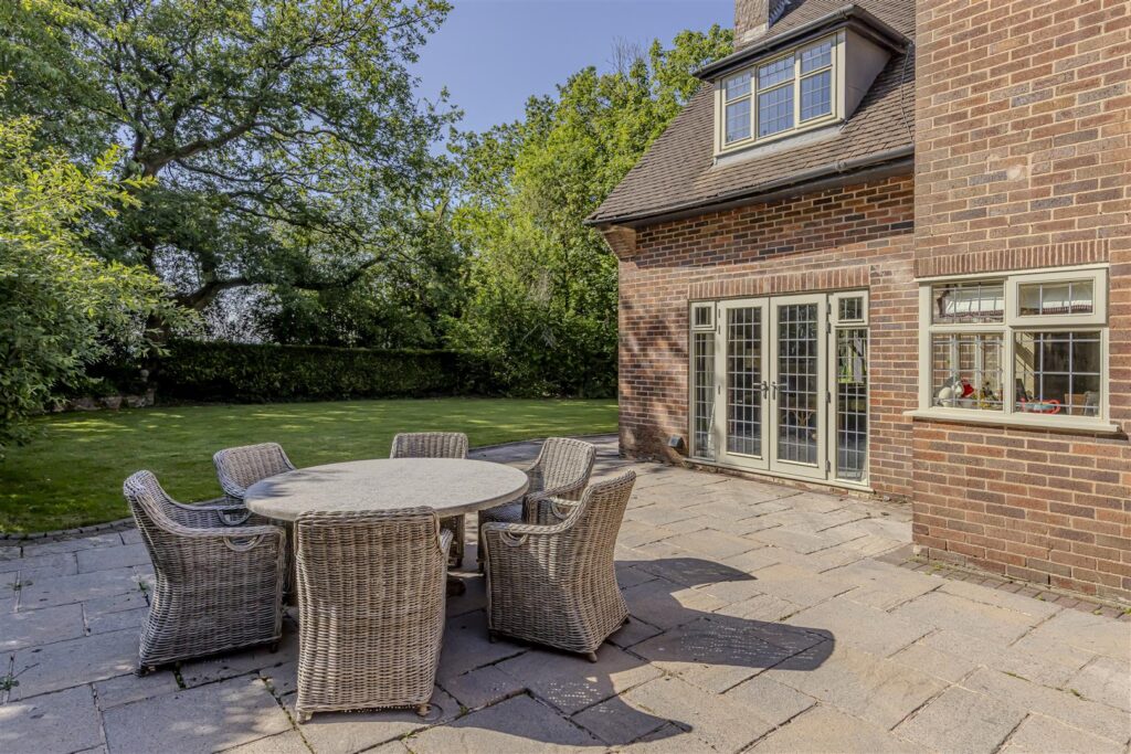 Honeysuckle Lane, Longsdon, Staffordshire, ST9 9QN