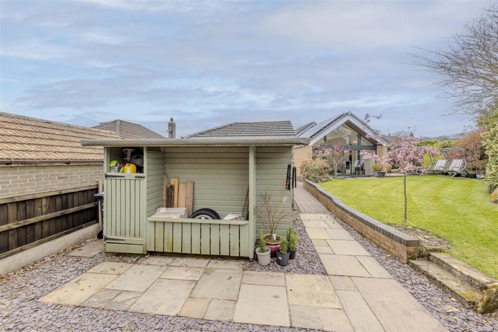 Woodside Avenue, Brown Edge, Staffordshire, ST6 8RX
