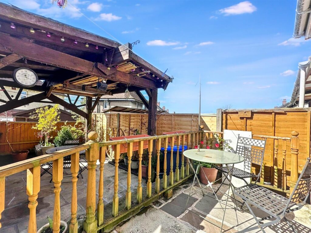 Argles Road, Leek, Staffordshire, ST13 6PG