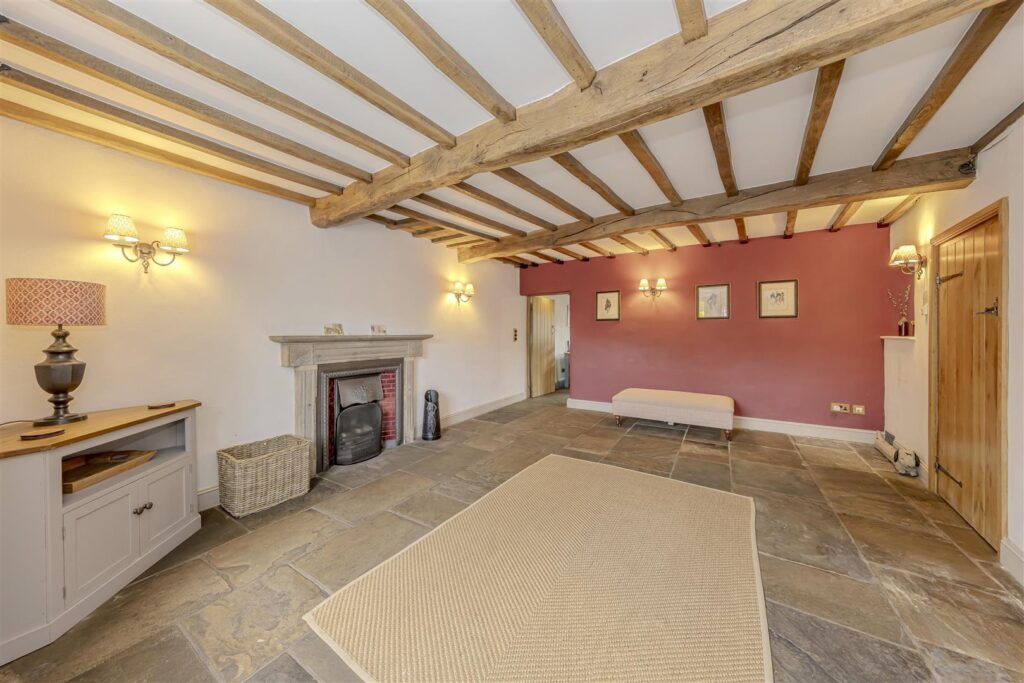 Alstonefield, Nr Ashbourne, Staffordshire, DE6 2FR