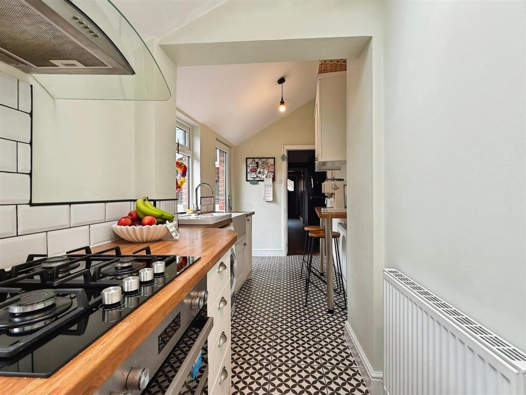 Queen Street, Leek, Staffordshire, ST13 6LL