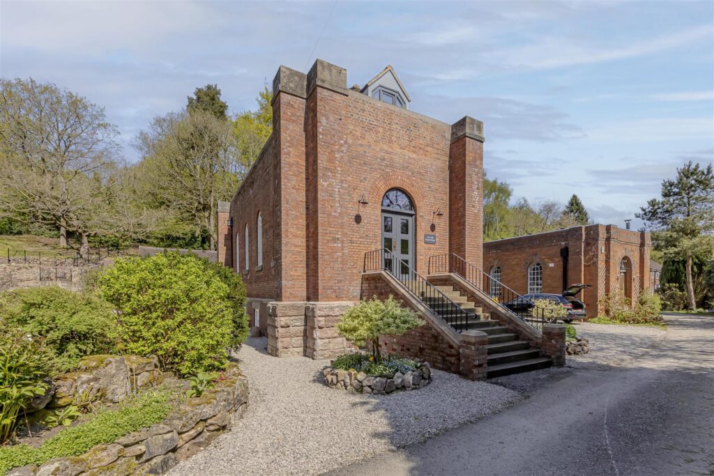 Sutherland Road, Longsdon, Staffordshire, ST9 9QD