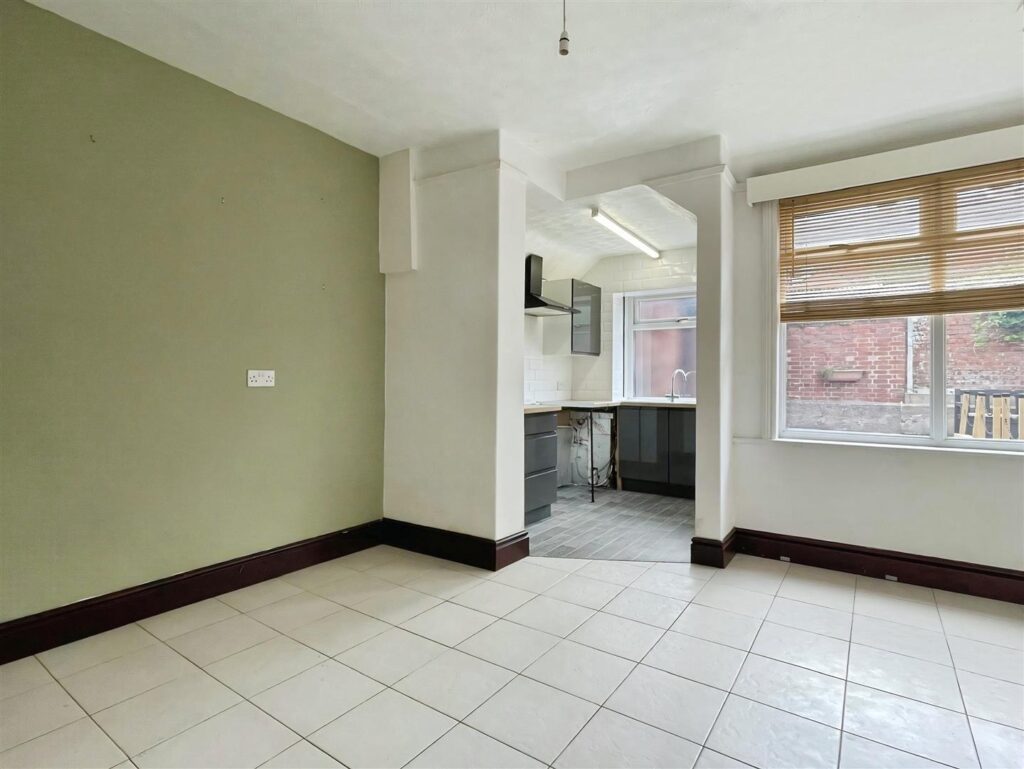 Buxton Road, Leek, Staffordshire, ST13 6EE
