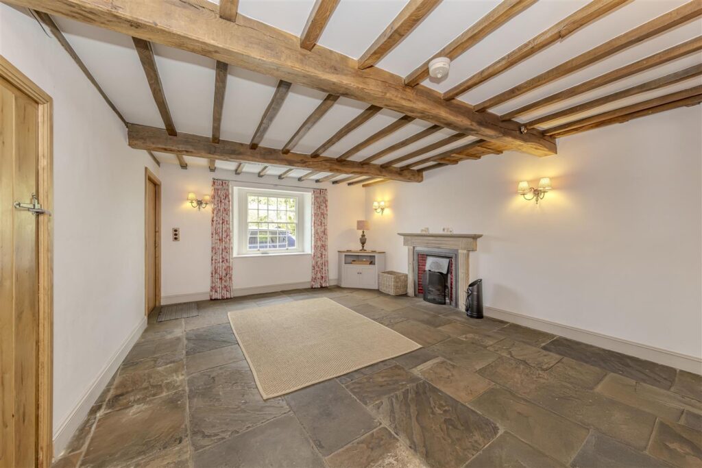 Alstonefield, Nr Ashbourne, Staffordshire, DE6 2FR