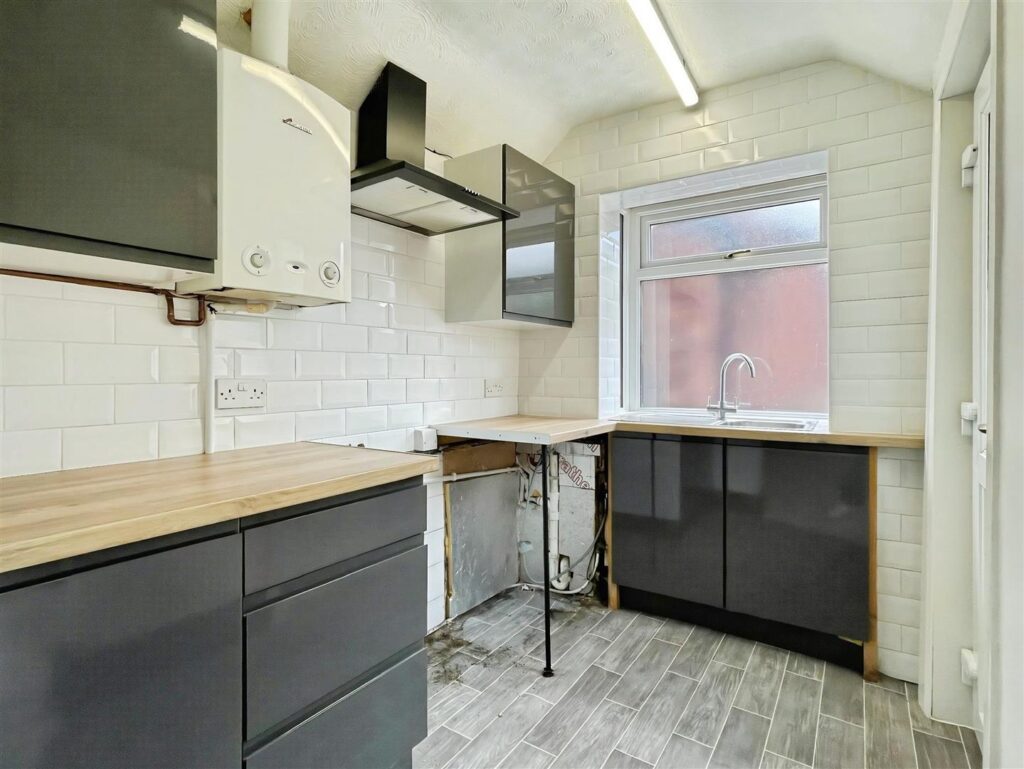 Buxton Road, Leek, Staffordshire, ST13 6EE