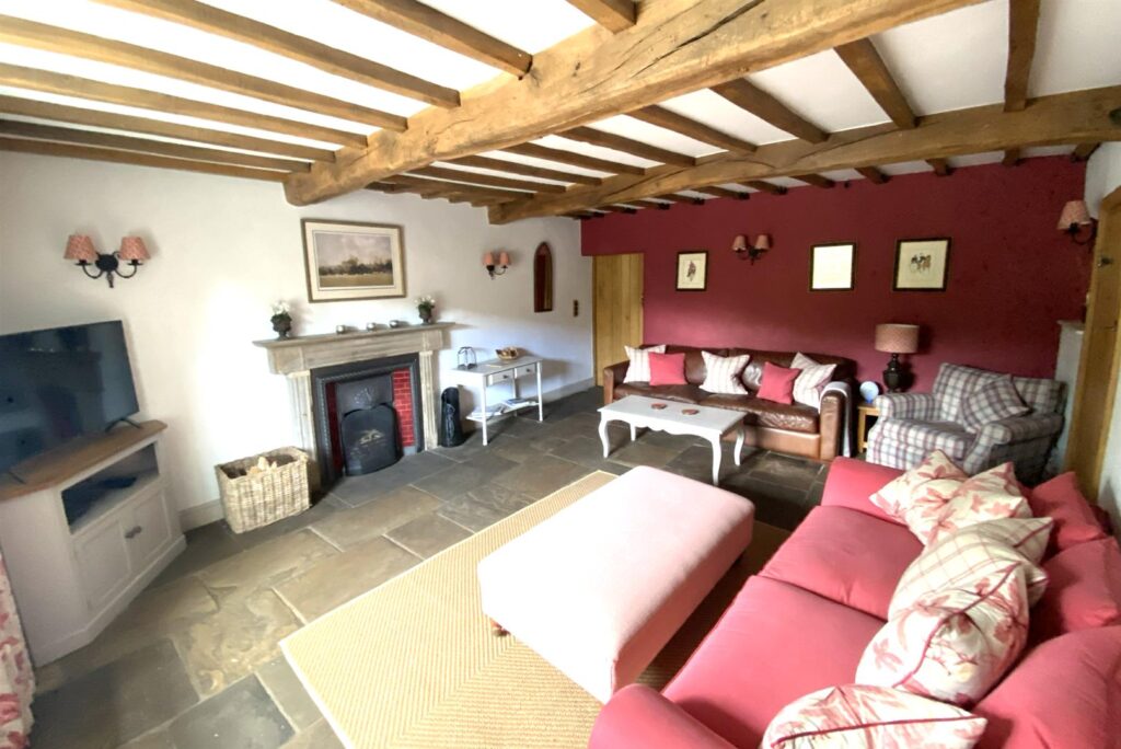 Alstonefield, Nr Ashbourne, Staffordshire, DE6 2FR