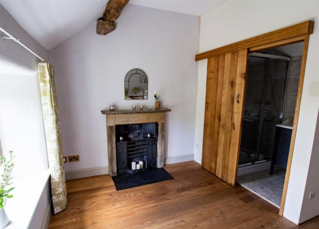 Alstonefield, Nr Ashbourne, Staffordshire, DE6 2FR
