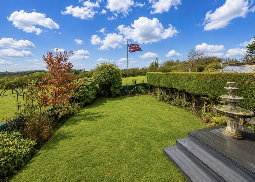 Woodland Avenue ,Norton Le Moors, Stoke-On-Trent, ST6 8ND
