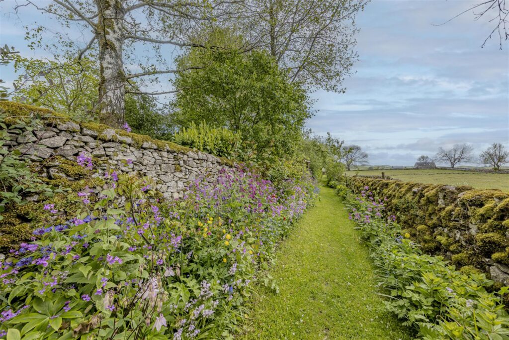 Alstonefield, Nr Ashbourne, Staffordshire, DE6 2FR