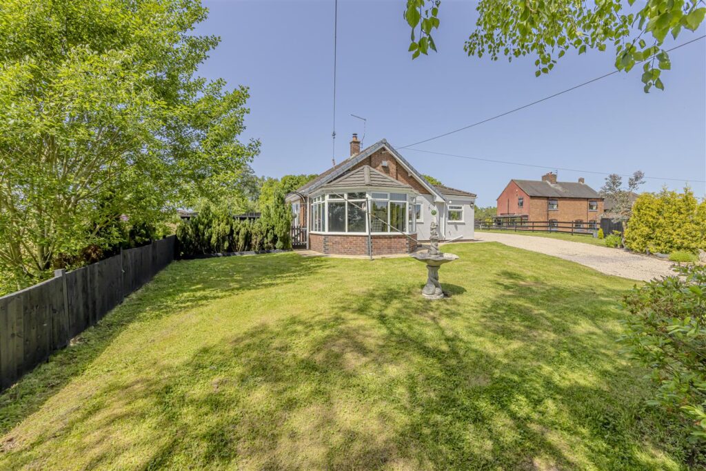Shawe Park Road, Kingsley Holt, Staffordshire, ST10 2DL