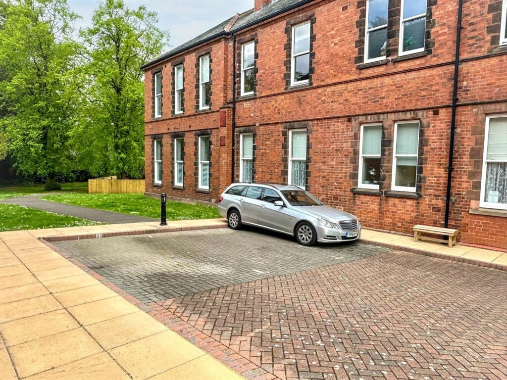 Willow Drive, Cheddleton, Staffordshire, ST13 7FG