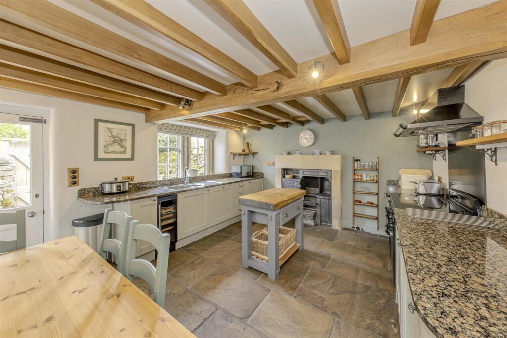 Alstonefield, Nr Ashbourne, Staffordshire, DE6 2FR