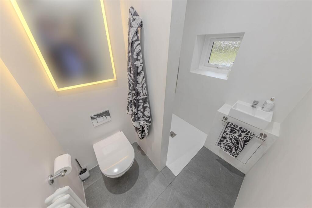 Woodland Avenue ,Norton Le Moors, Stoke-On-Trent, ST6 8ND