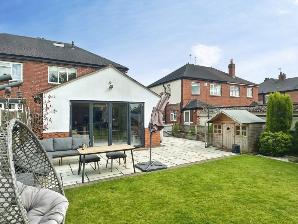 Holden Avenue, Newcastle, Staffordshire, ST5 0NX