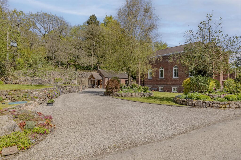 Sutherland Road, Longsdon, Staffordshire, ST9 9QD