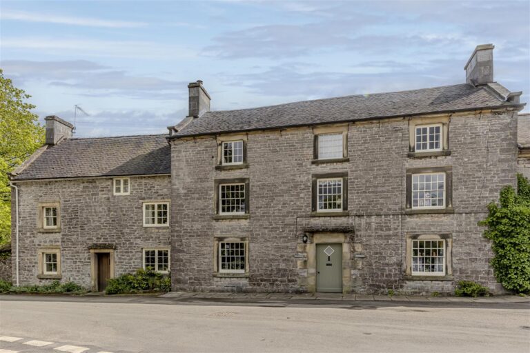 Alstonefield, Nr Ashbourne, Staffordshire, DE6 2FR
