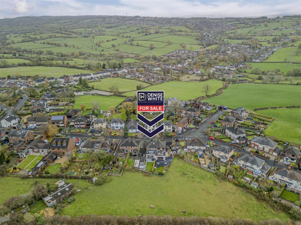 Woodland Avenue ,Norton Le Moors, Stoke-On-Trent, ST6 8ND