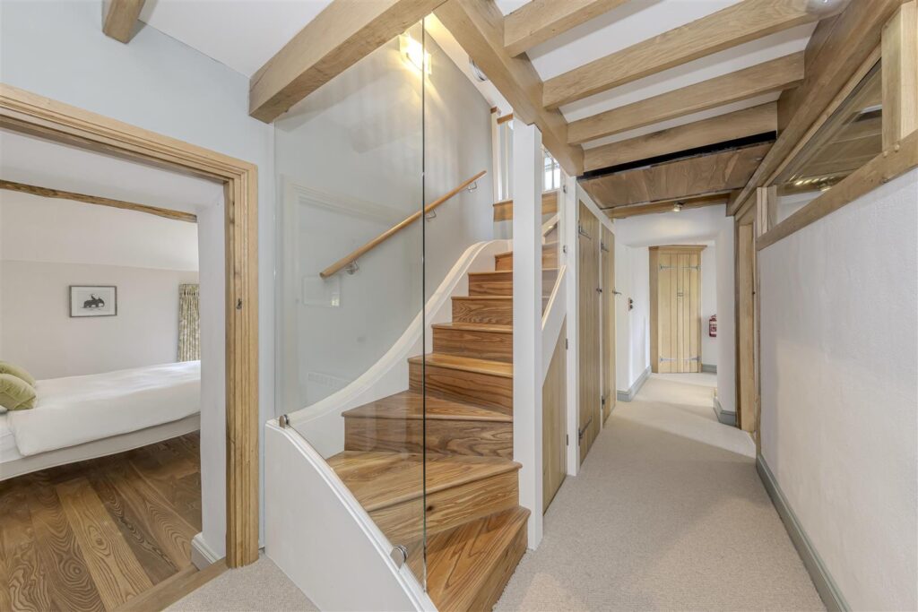 Alstonefield, Nr Ashbourne, Staffordshire, DE6 2FR
