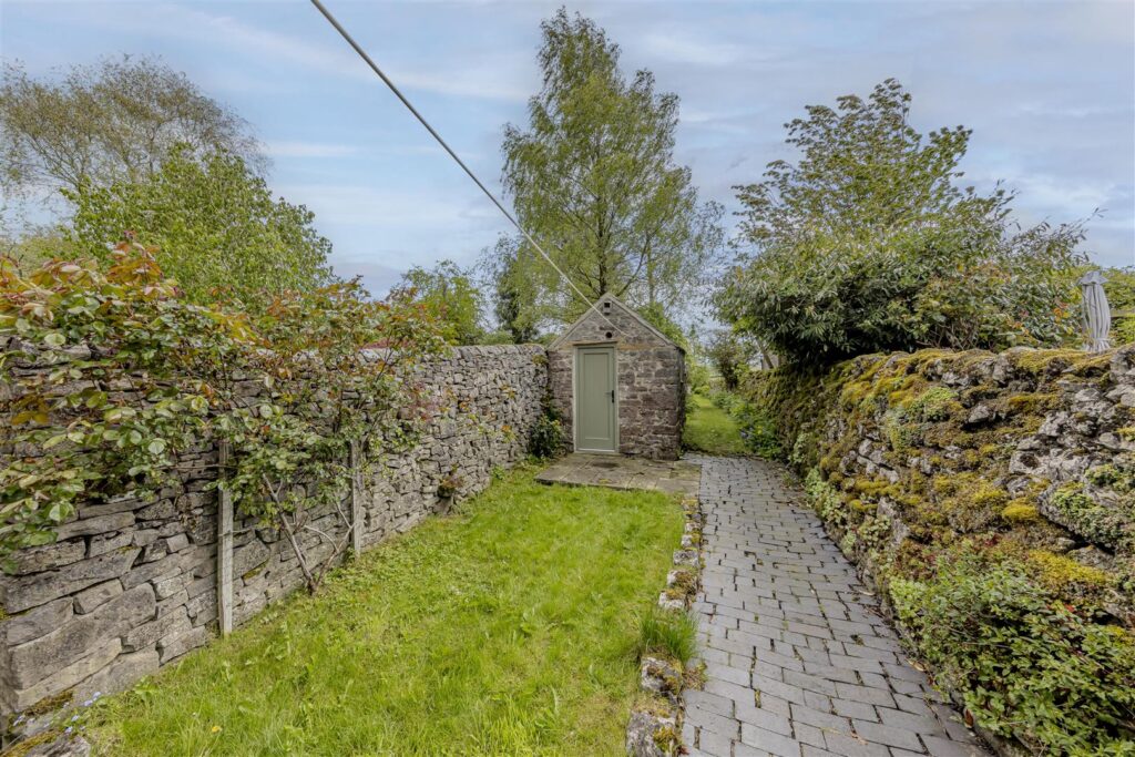 Alstonefield, Nr Ashbourne, Staffordshire, DE6 2FR