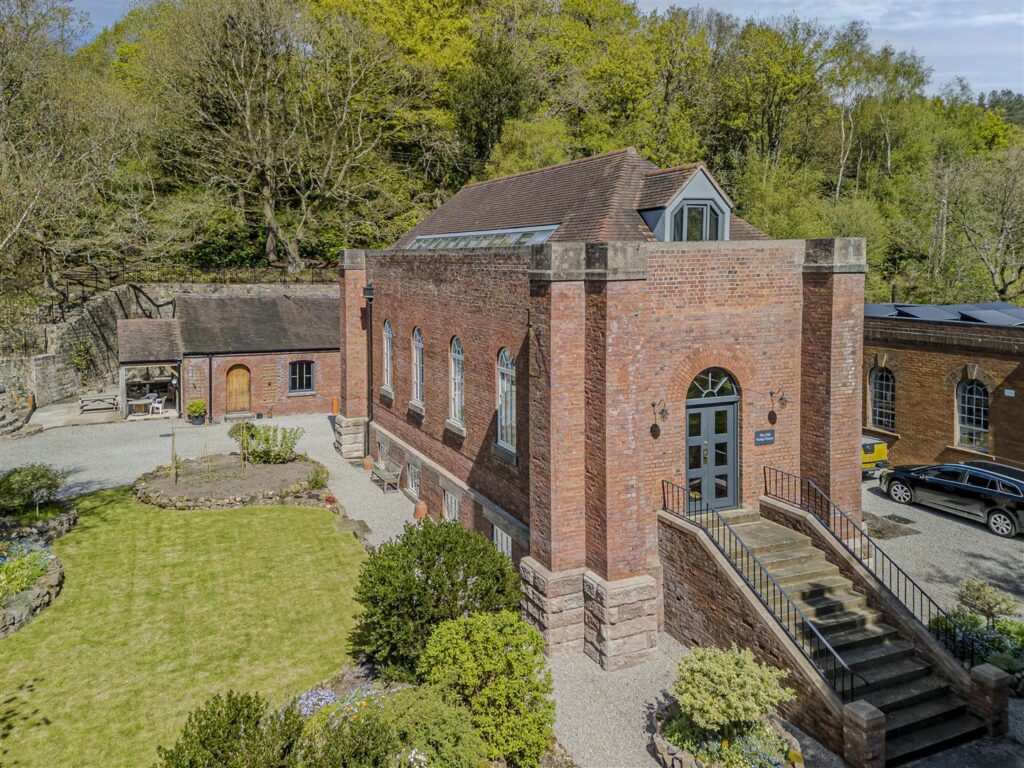 Sutherland Road, Longsdon, Staffordshire, ST9 9QD