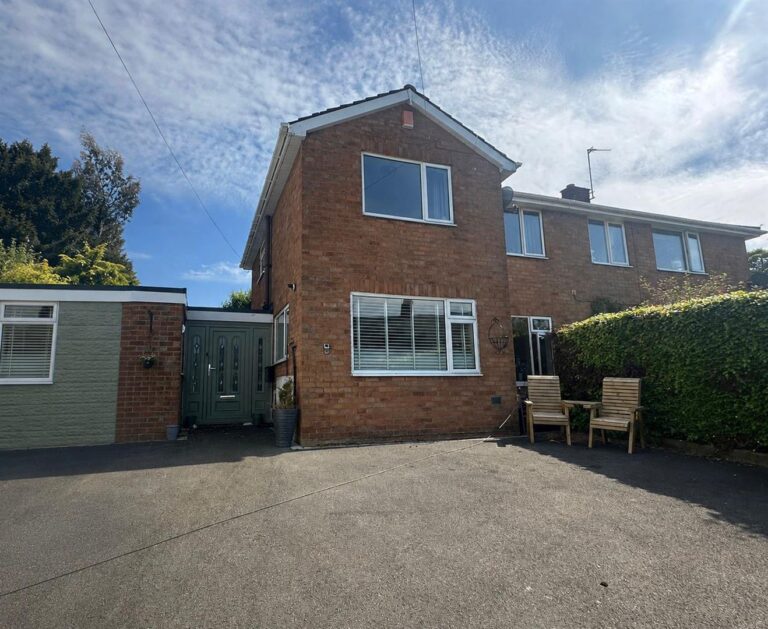 Draycott Old Road, Forsbrook, Staffordshire, ST11 9AL