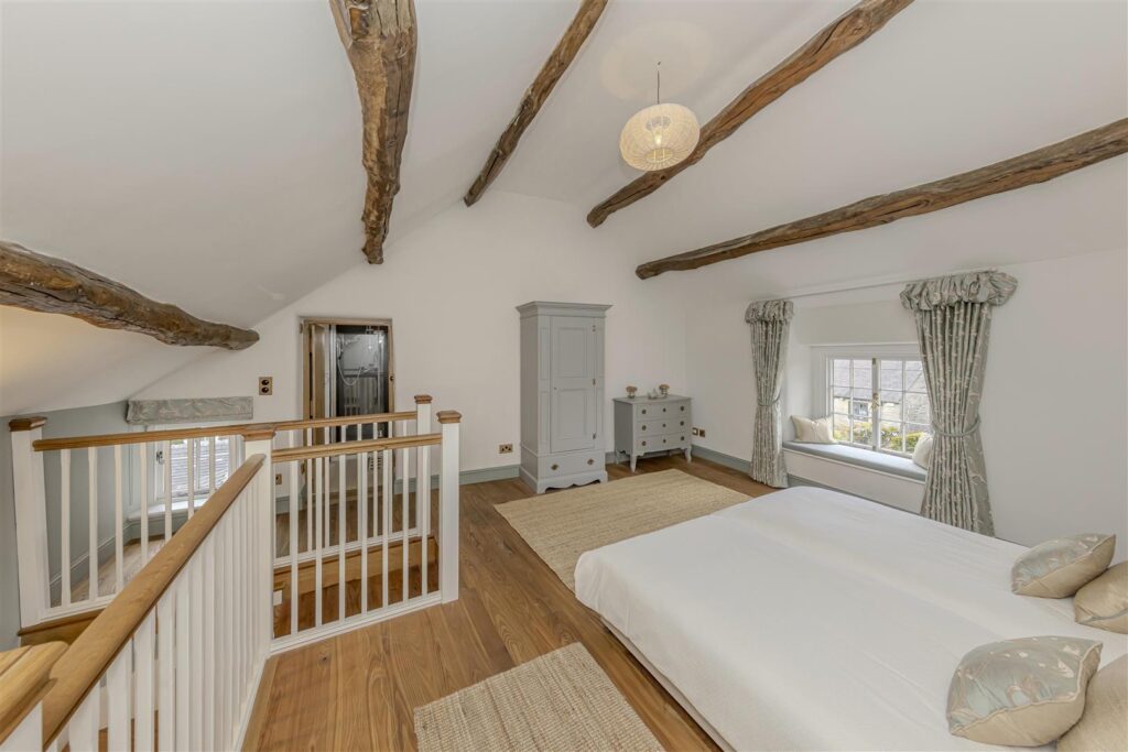 Alstonefield, Nr Ashbourne, Staffordshire, DE6 2FR