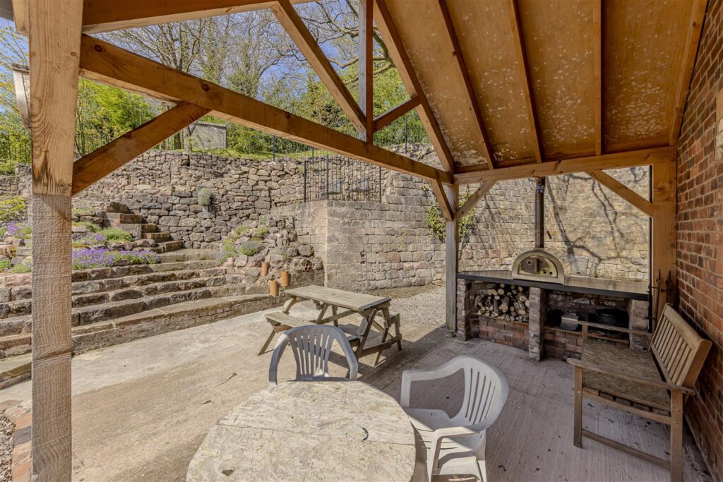 Sutherland Road, Longsdon, Staffordshire, ST9 9QD