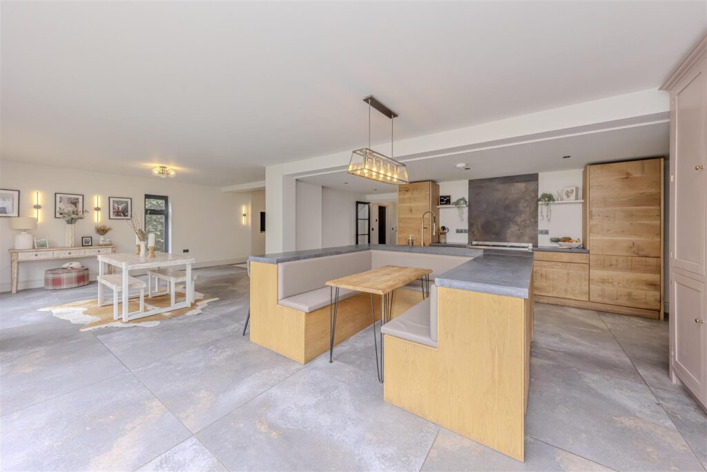 Marlborough Drive, Macclesfield, Cheshire, SK10 2JX