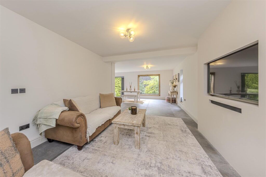 Marlborough Drive, Macclesfield, Cheshire, SK10 2JX