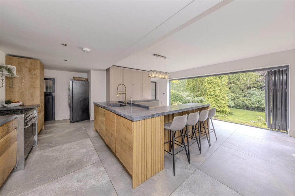Marlborough Drive, Macclesfield, Cheshire, SK10 2JX