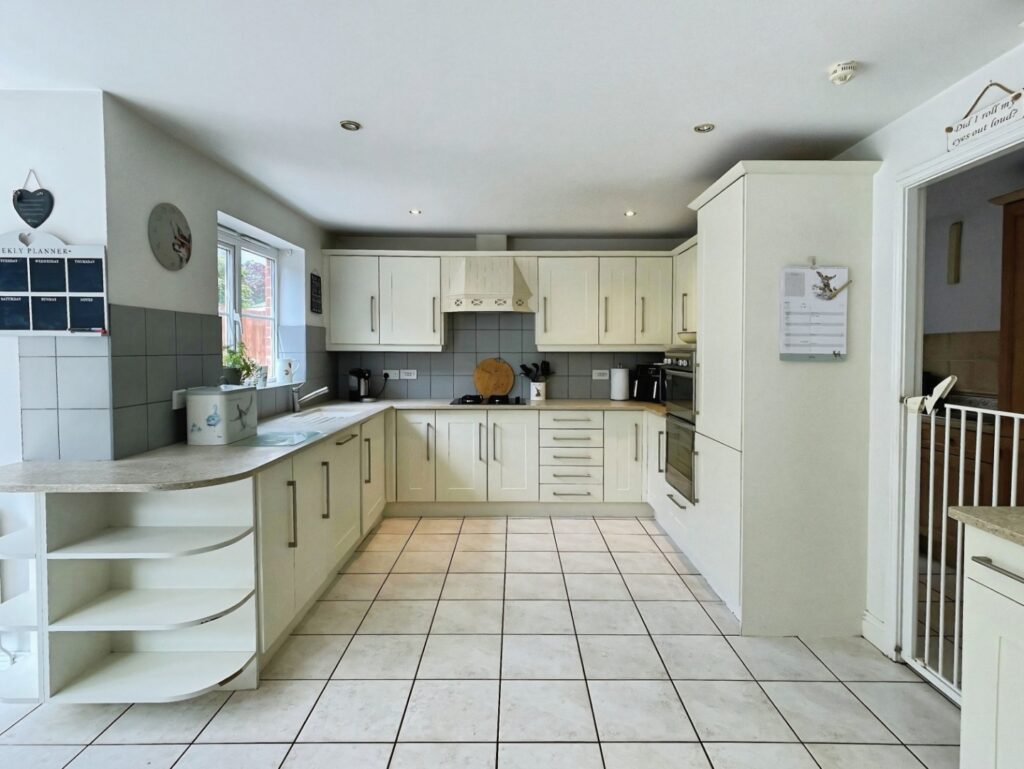 Cheddleton Park Avenue, Cheddleton, Staffordshire, ST13 7NS