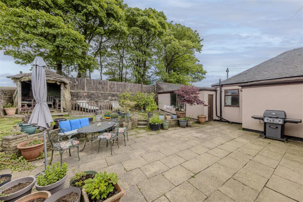 Buxton Road, Upper Hulme, Staffordshire, ST13 8UH