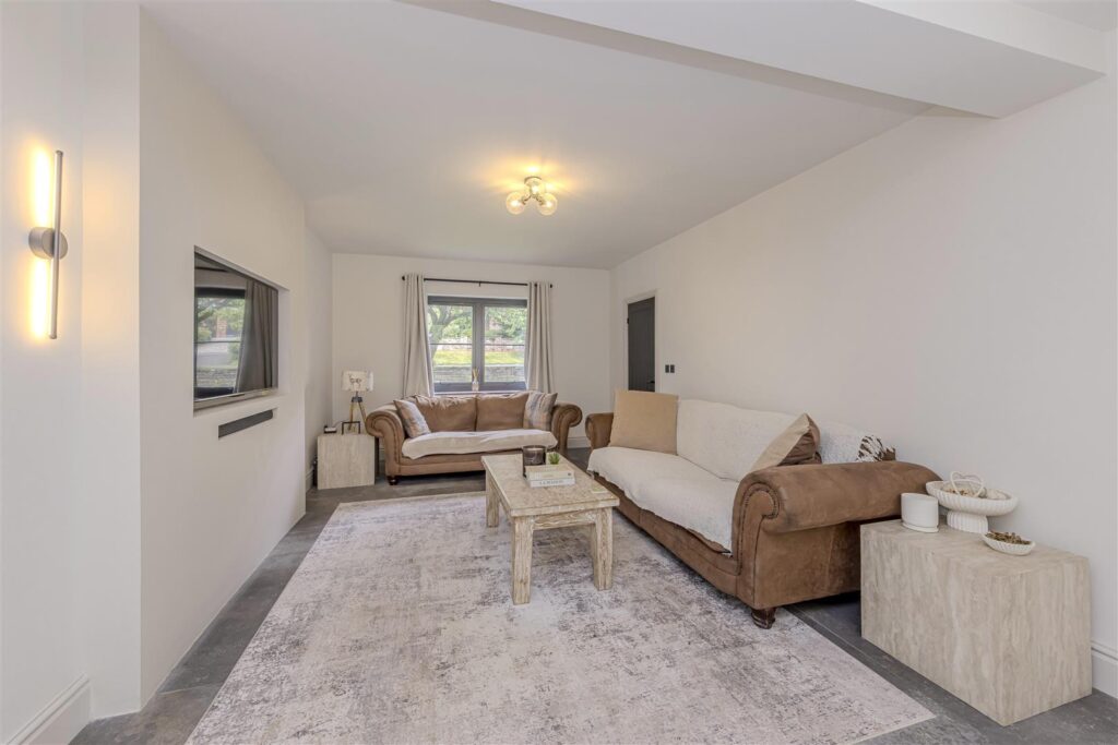 Marlborough Drive, Macclesfield, Cheshire, SK10 2JX