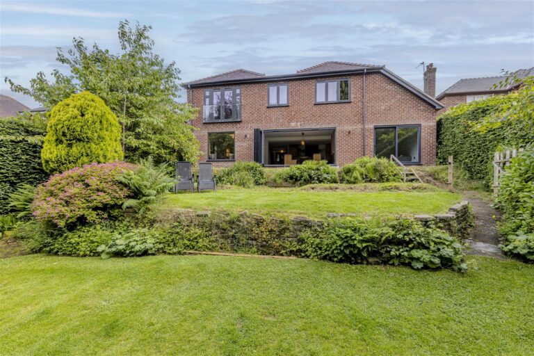 Marlborough Drive, Macclesfield, Cheshire, SK10 2JX