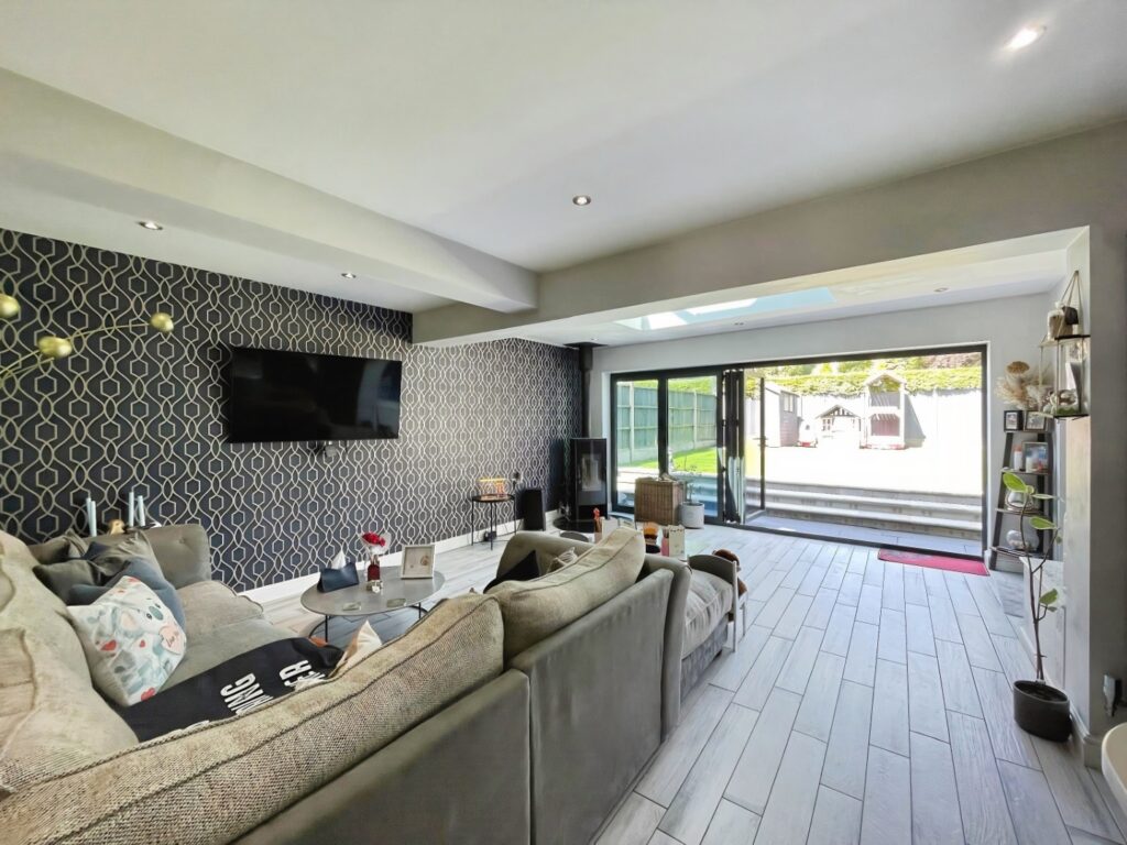 Leek Road, Endon, Staffordshire, ST9 9EF