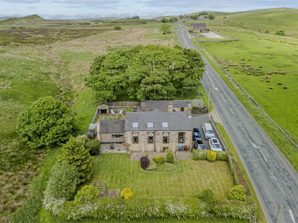Buxton Road, Upper Hulme, Staffordshire, ST13 8UH