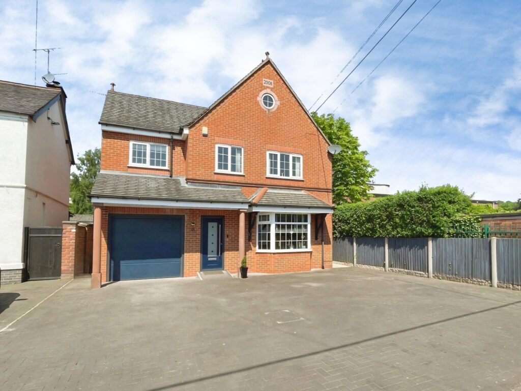 Leek Road, Endon, Staffordshire, ST9 9EF