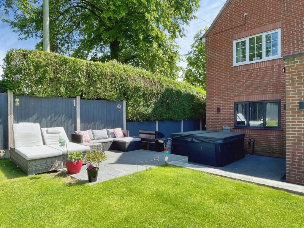 Leek Road, Endon, Staffordshire, ST9 9EF