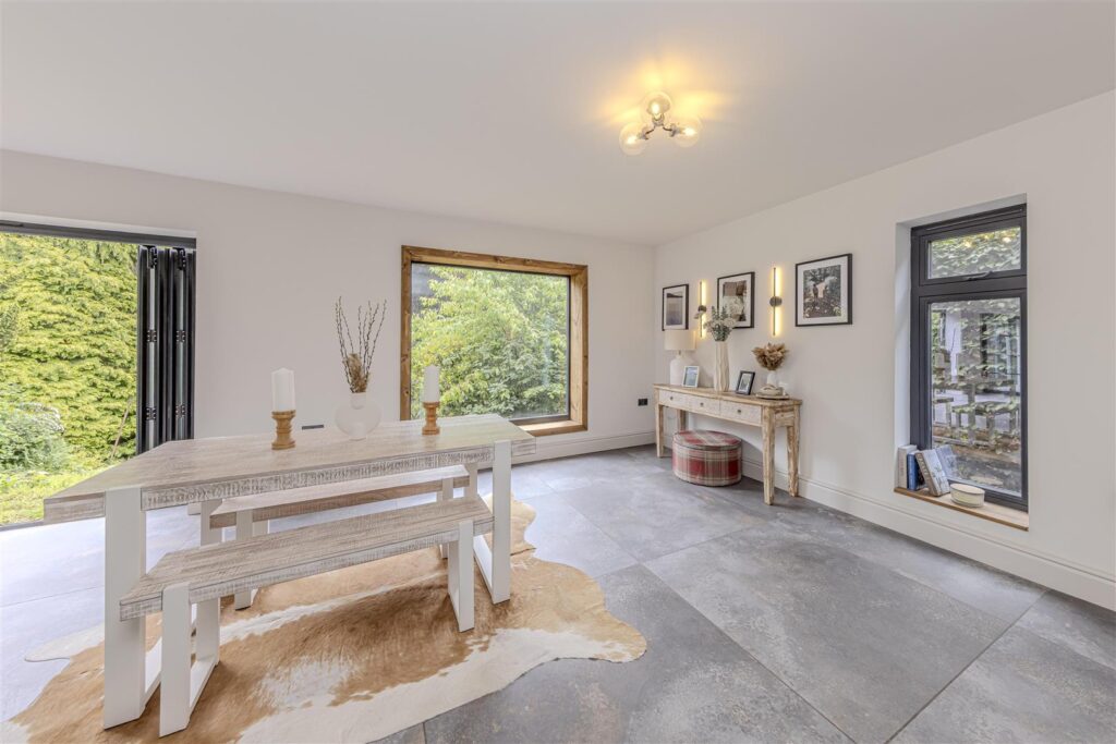 Marlborough Drive, Macclesfield, Cheshire, SK10 2JX