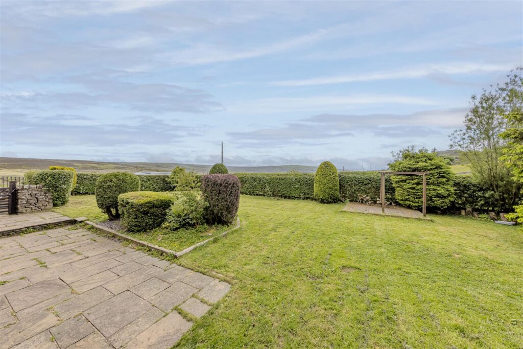 Buxton Road, Upper Hulme, Staffordshire, ST13 8UH