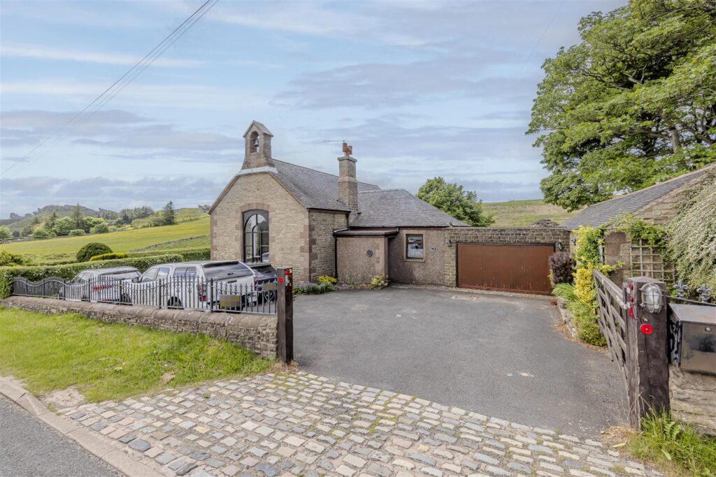 Buxton Road, Upper Hulme, Staffordshire, ST13 8UH