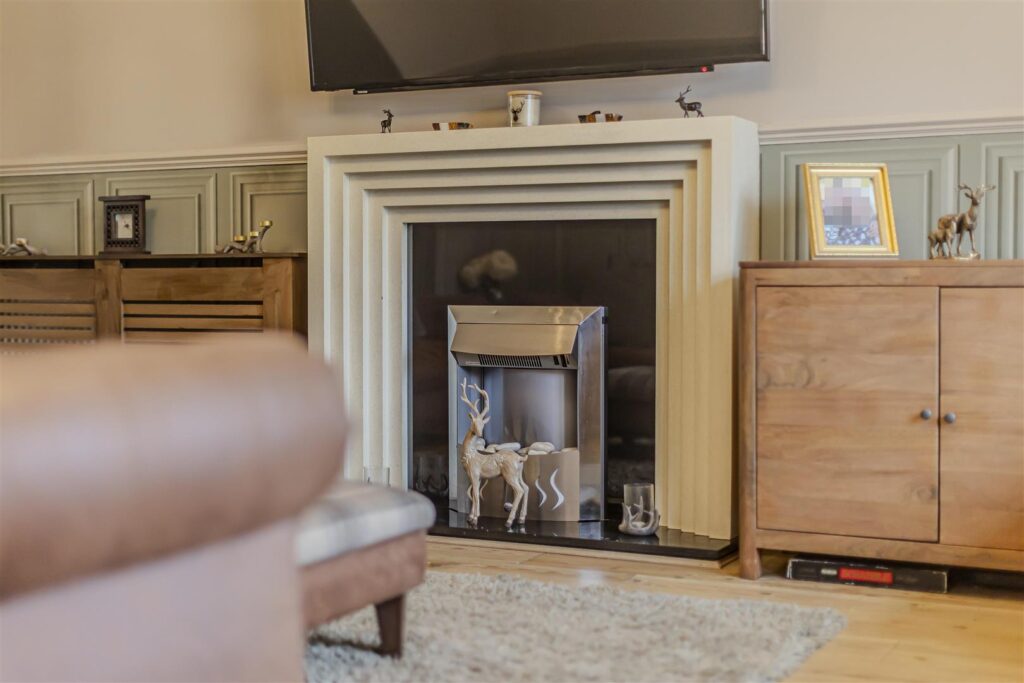 Balmoral Drive, Cheadle, Staffordshire, ST10 1WB