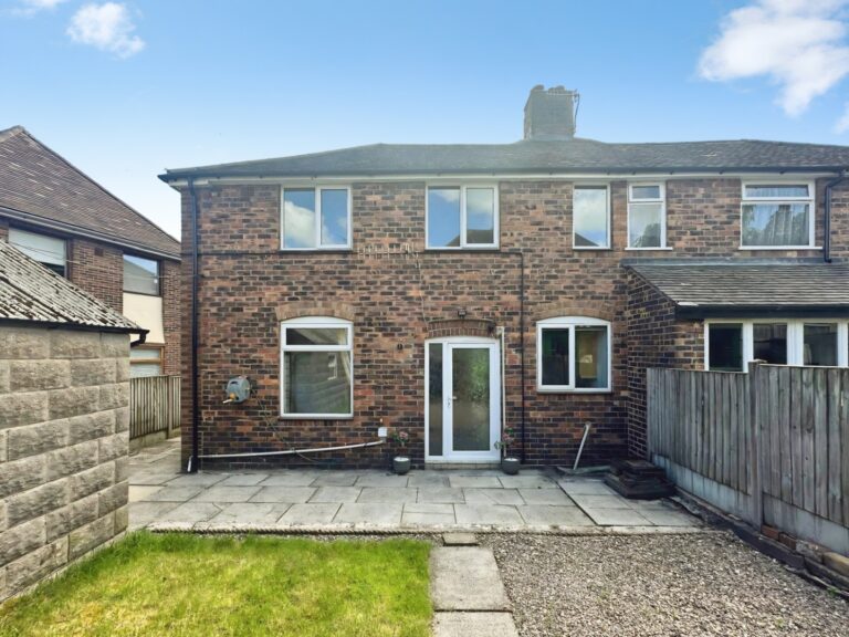 Nab Hill Avenue, Leek, Staffordshire, ST13 8EE