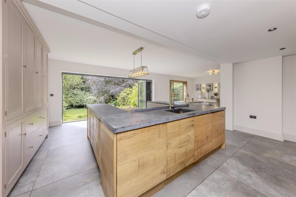 Marlborough Drive, Macclesfield, Cheshire, SK10 2JX